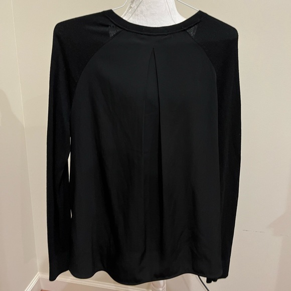 Banana Republic Black V-neck Mixed Media Sweater- M - Picture 3 of 4